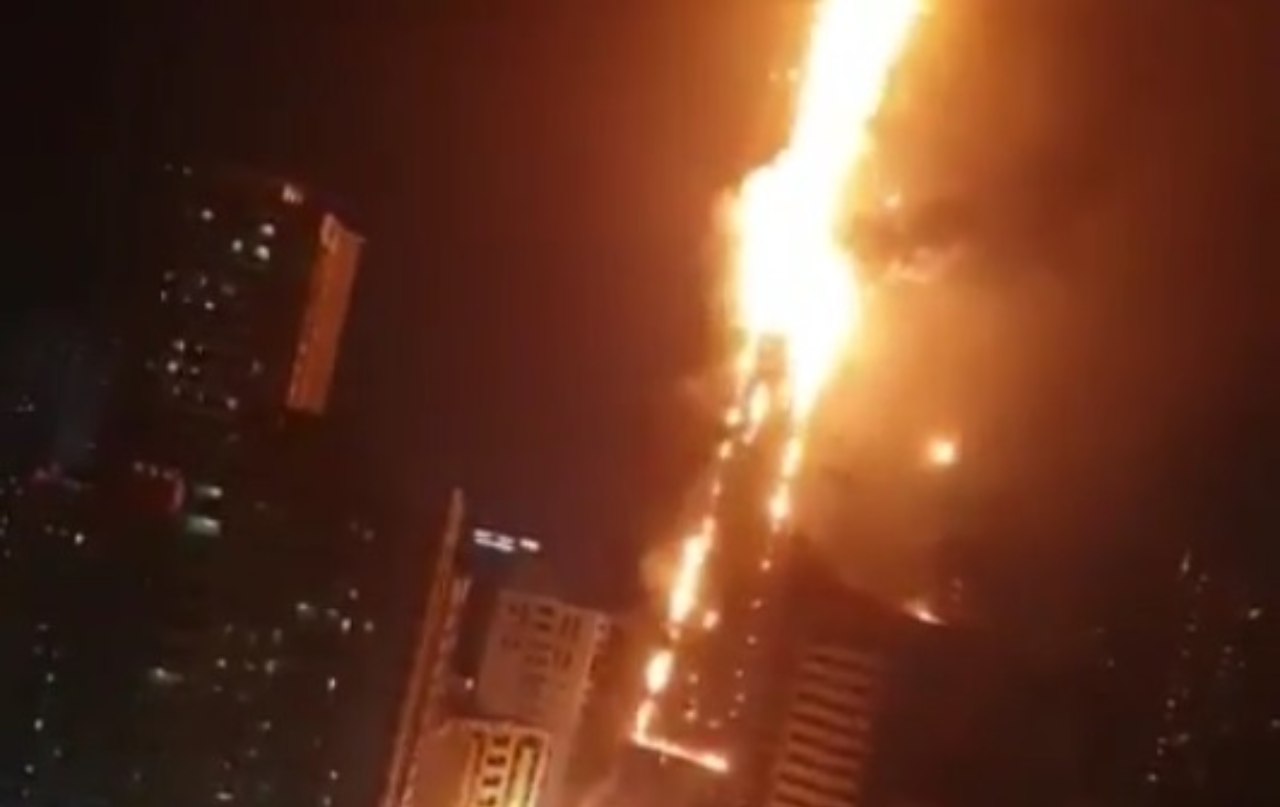 Emirati Arabi incendio