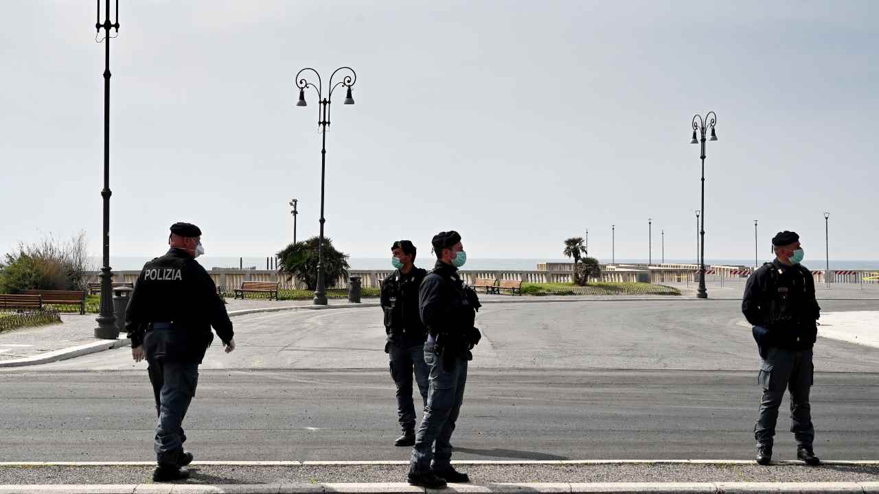 ostia bambino polizia