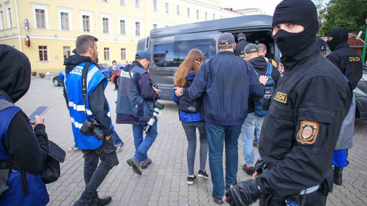 bielorussia giornalisti arrestati