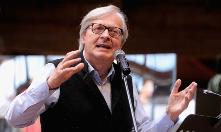 Vittorio Sgarbi sospeso per 15 giorni dalla Camera: il motivo