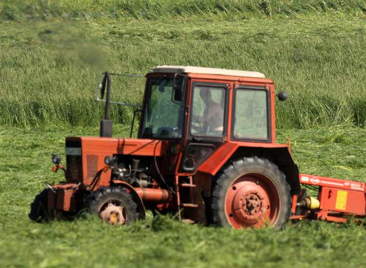 Trattore in campagna