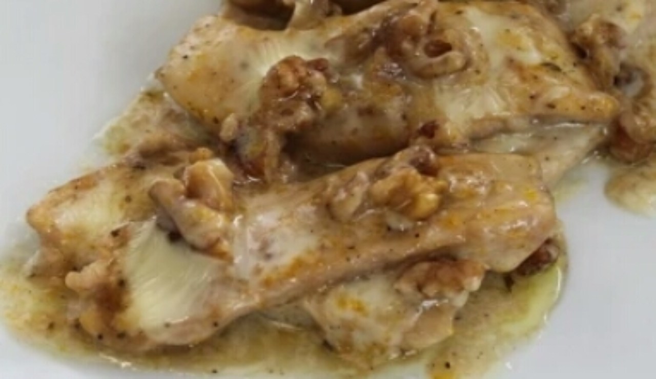 petto pollo con noci