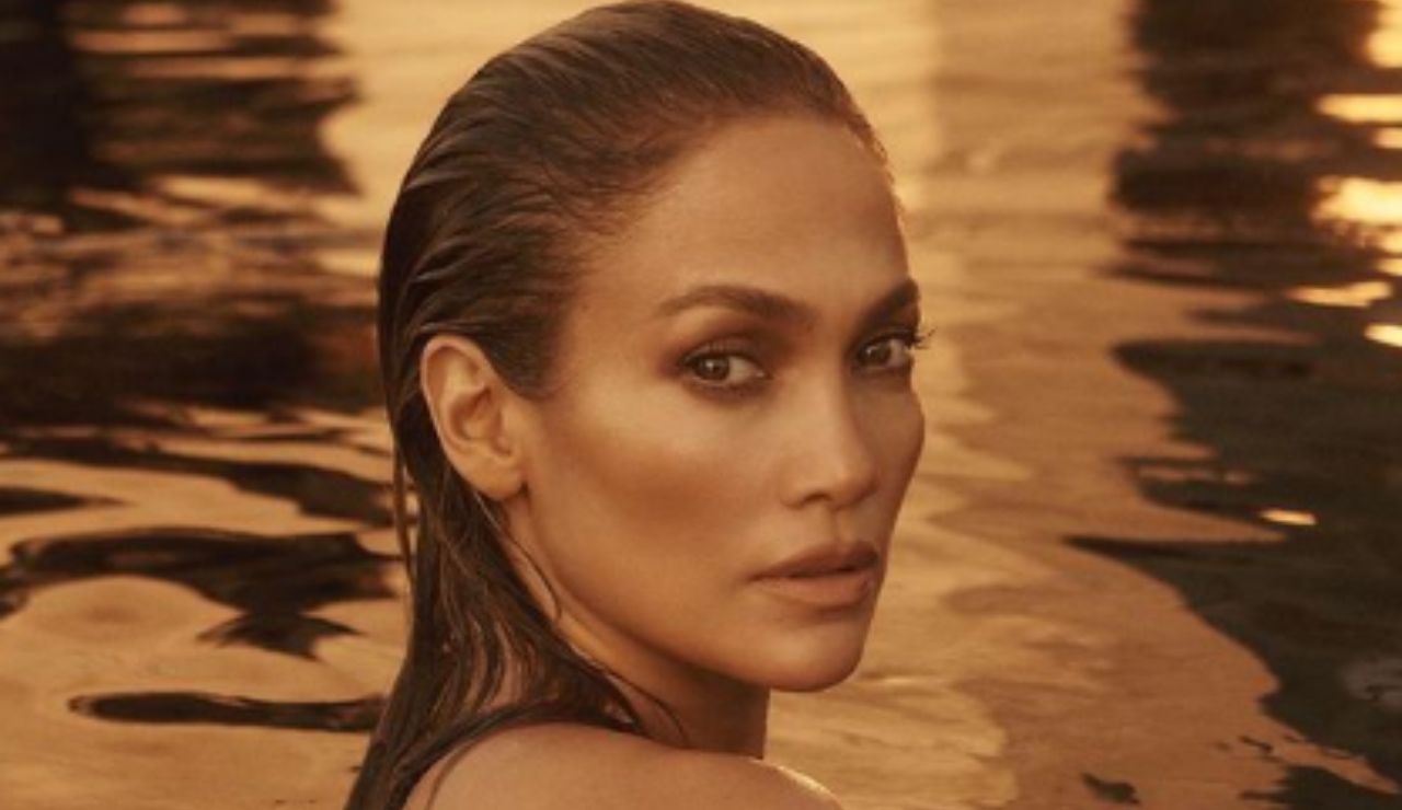 Jennifer Lopez completamente senza veli: Instagram implode ...