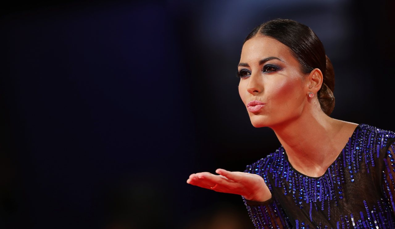 Elisabetta Gregoraci manda baci