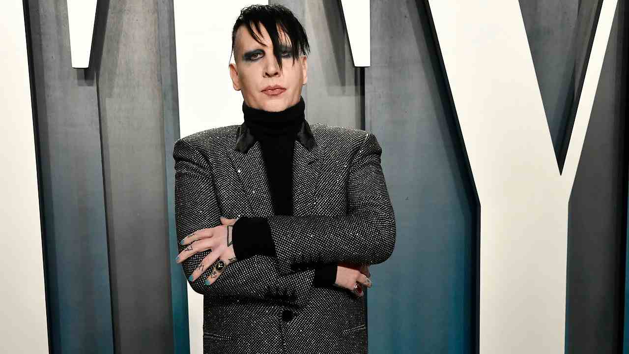 Marilyn Manson respinge le accuse: ma adesso è nei guai