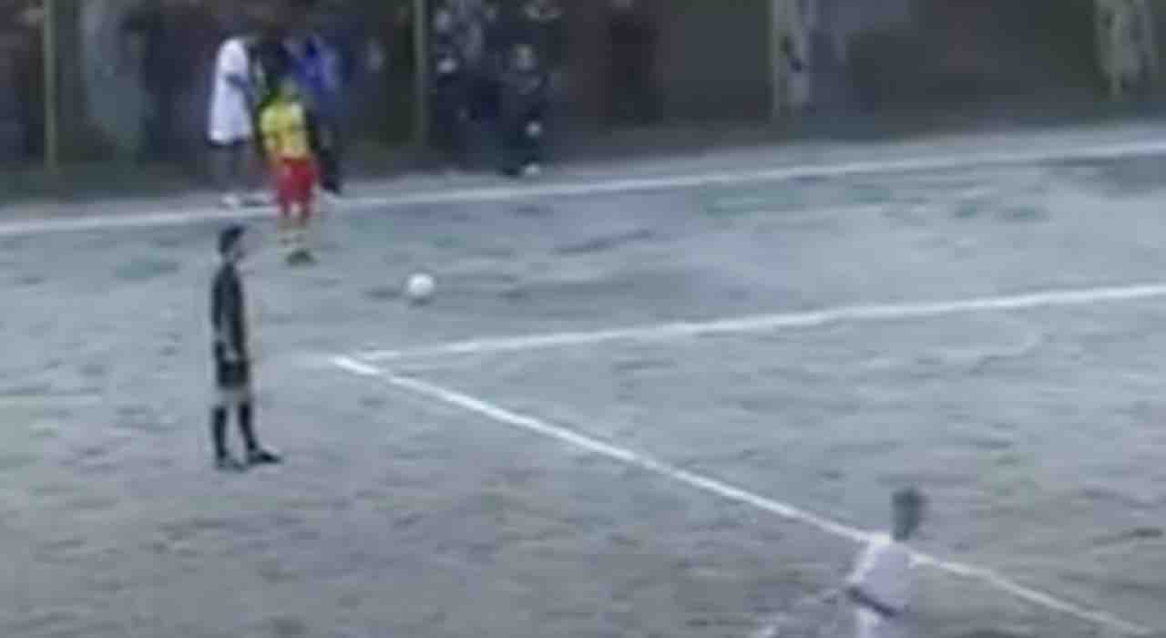 arbitro bonfiglio video punizione