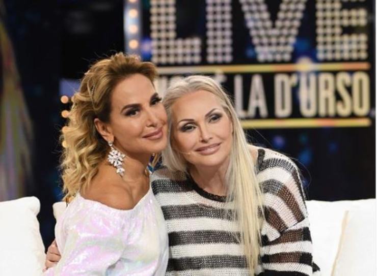 Oxa ospite di Barbara D'Urso a Mediaset