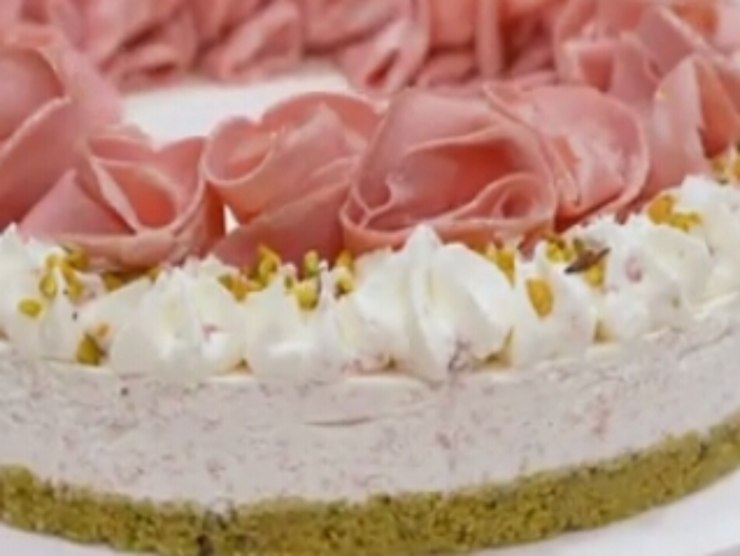 cheesecake salata con mortadella