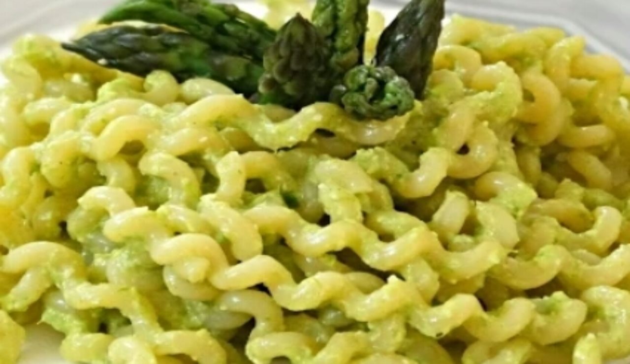 pasta al pesto asparagi