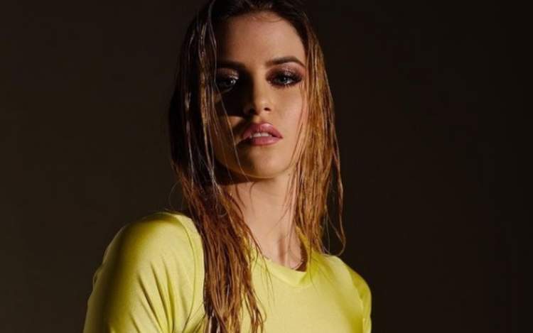 Sara Croce in giallo