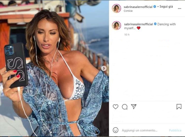 Sabrina Salerno Danza In Barca Curve