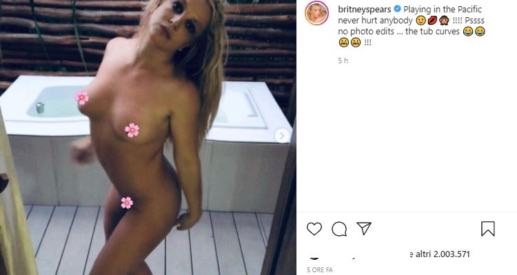 Britney Spears posa sensuale