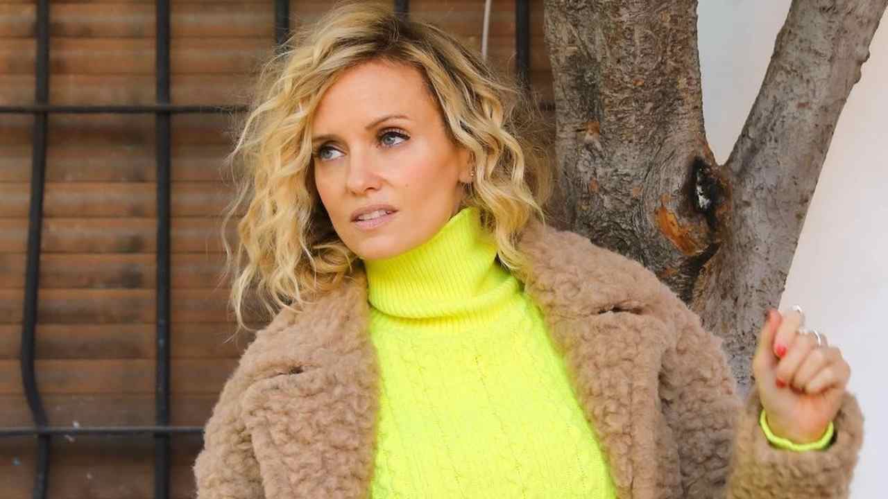 Justine Mattera in posa