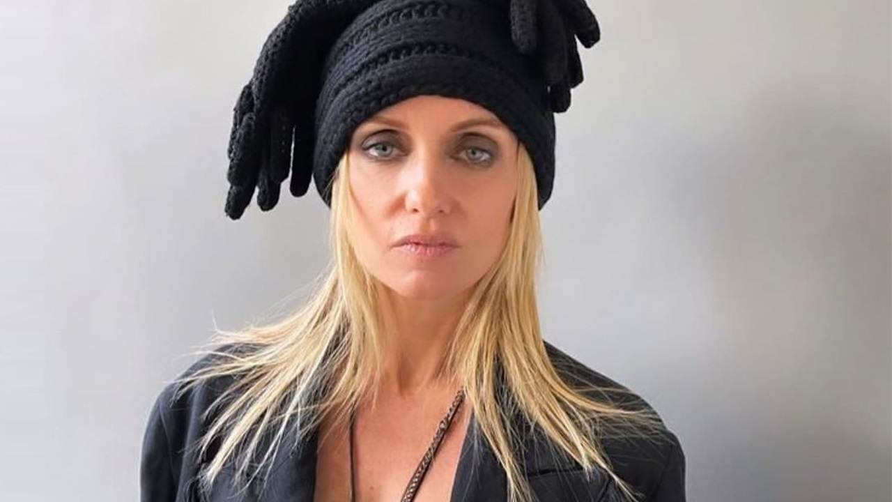 Justine Mattera In Topless Fa Sognare La Giacca è Aperta 