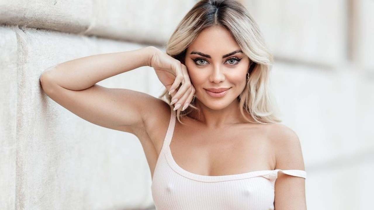 Elena Morali primo piano