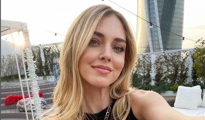 Chiara Ferragni All Evento Con Un Vestito Tutto Trasparente Si Vede L Intimo