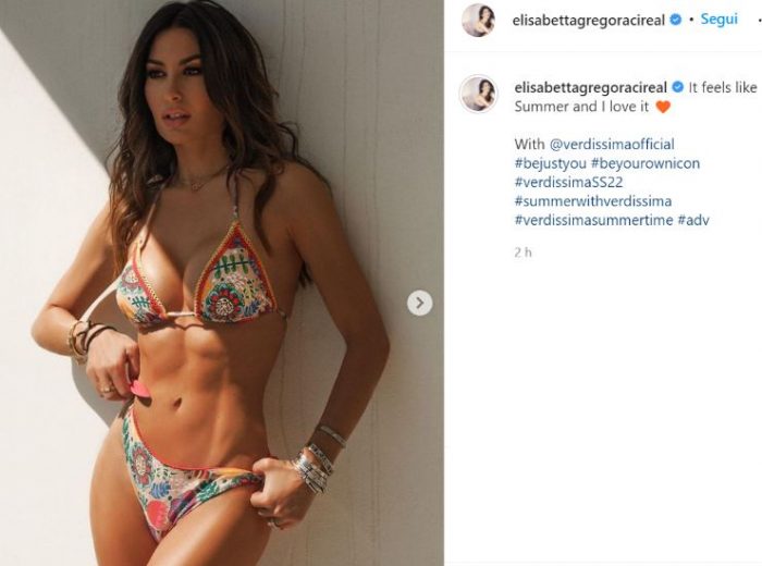 Elisabetta Gregoraci In Bikini La Showgirl Mostra Un Fisico Pazzesco 9537