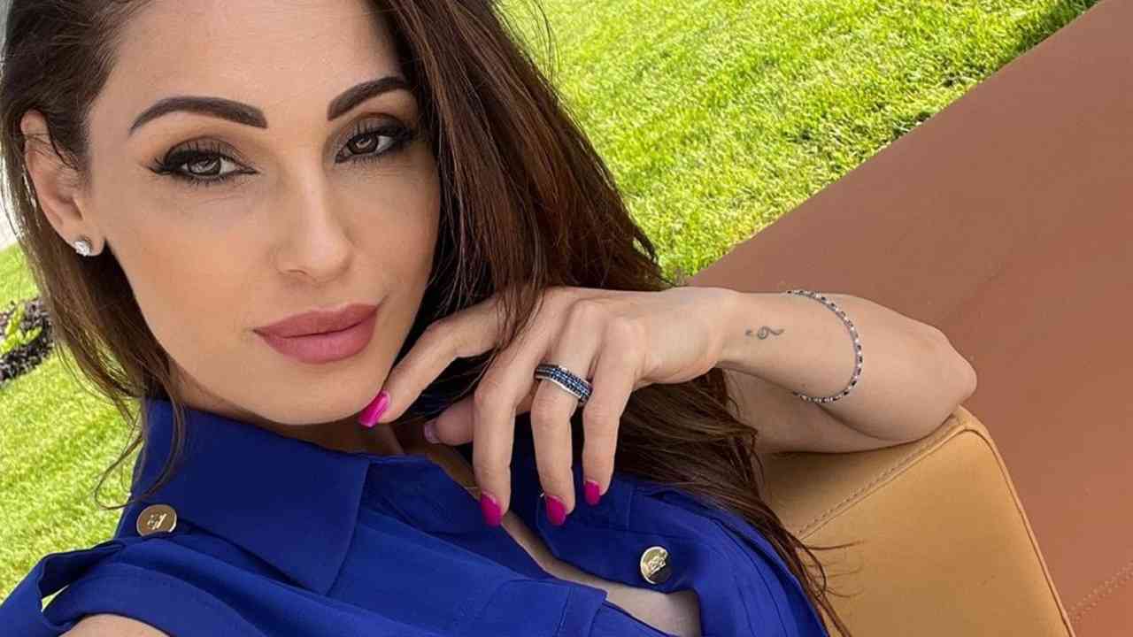 Anna Tatangelo primo piano